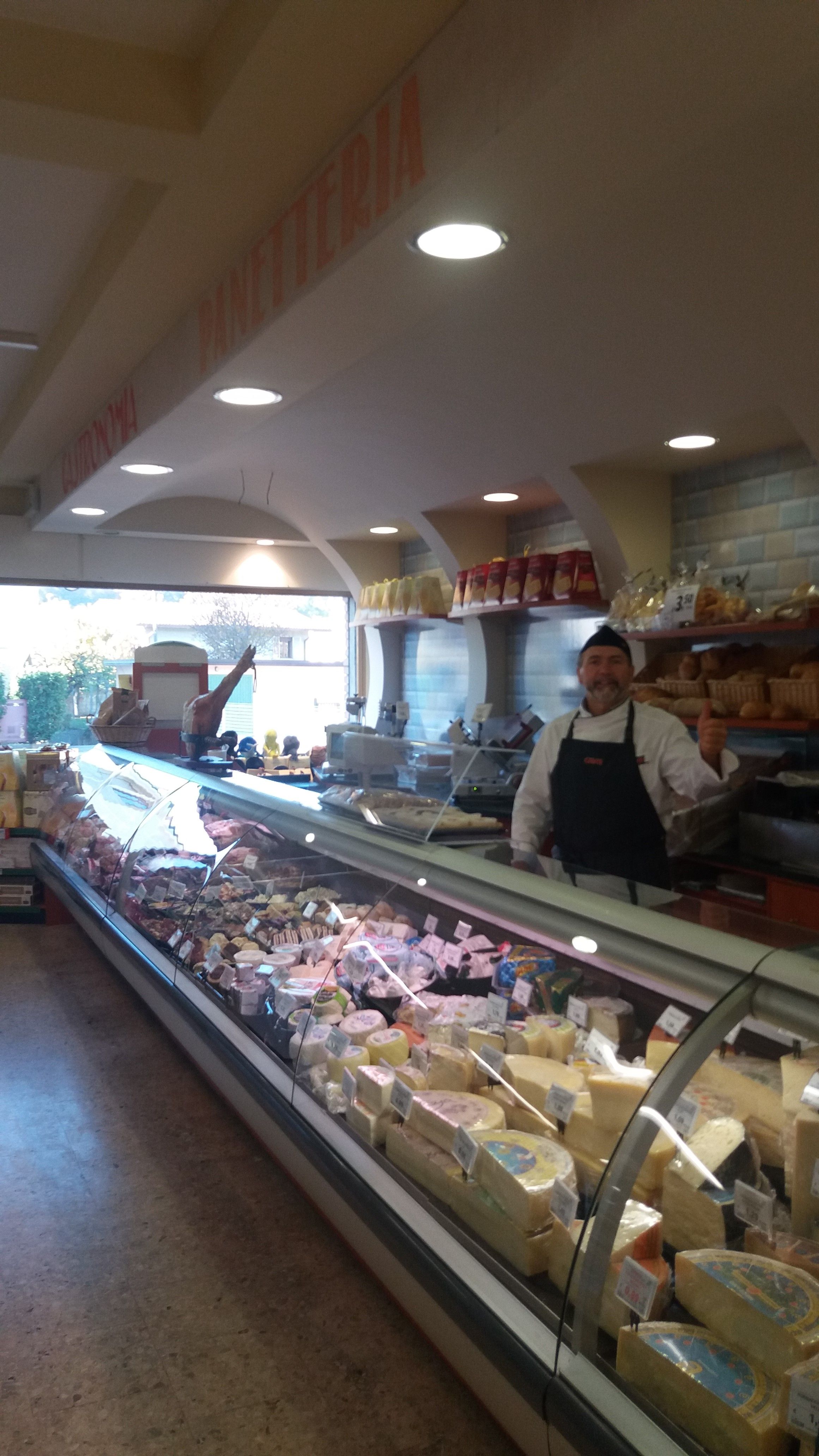 Immagine interno negozio