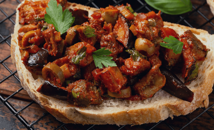 Crostini con caponata