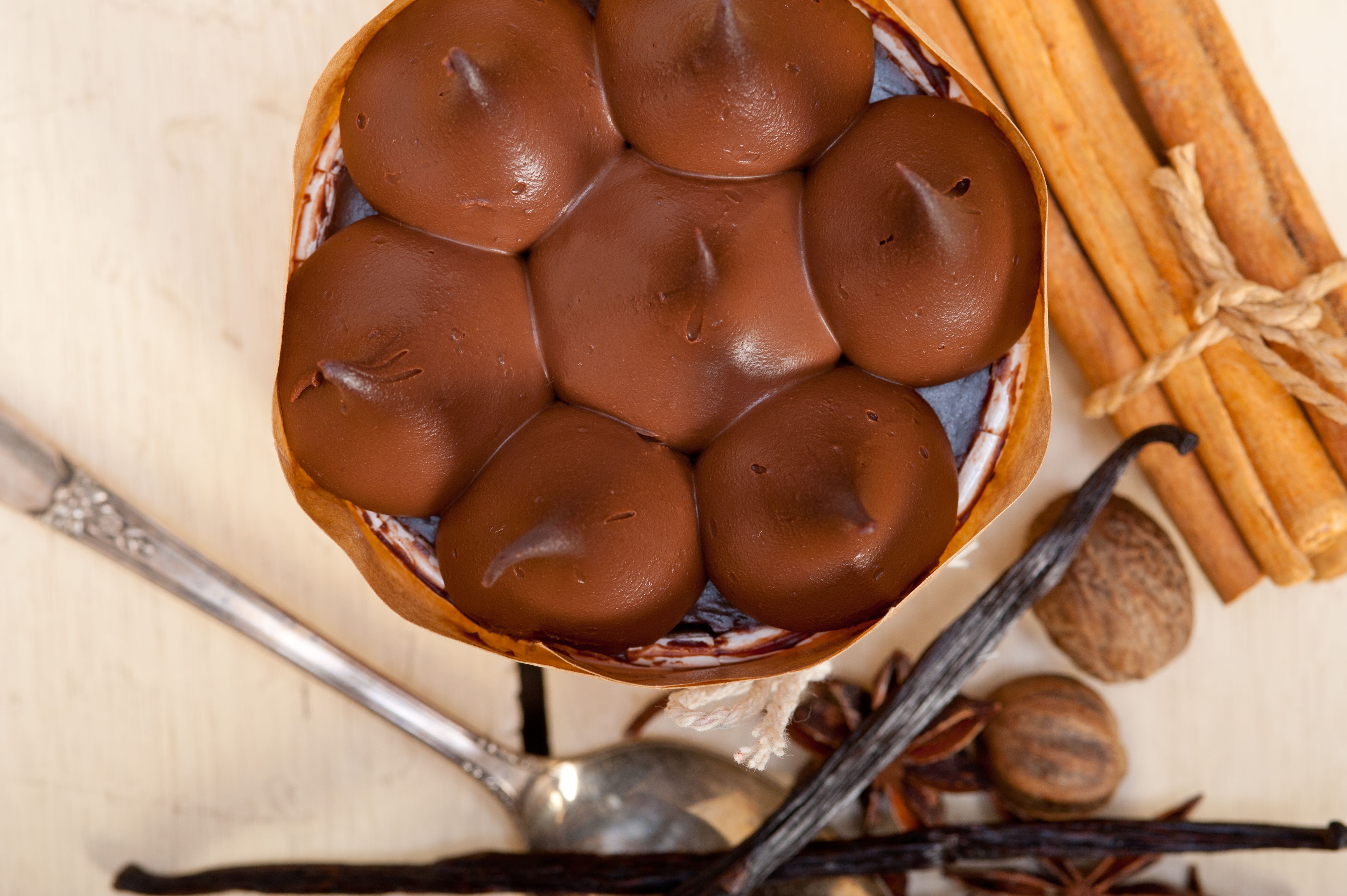 Semifreddo al panettone e salsa al cioccolato